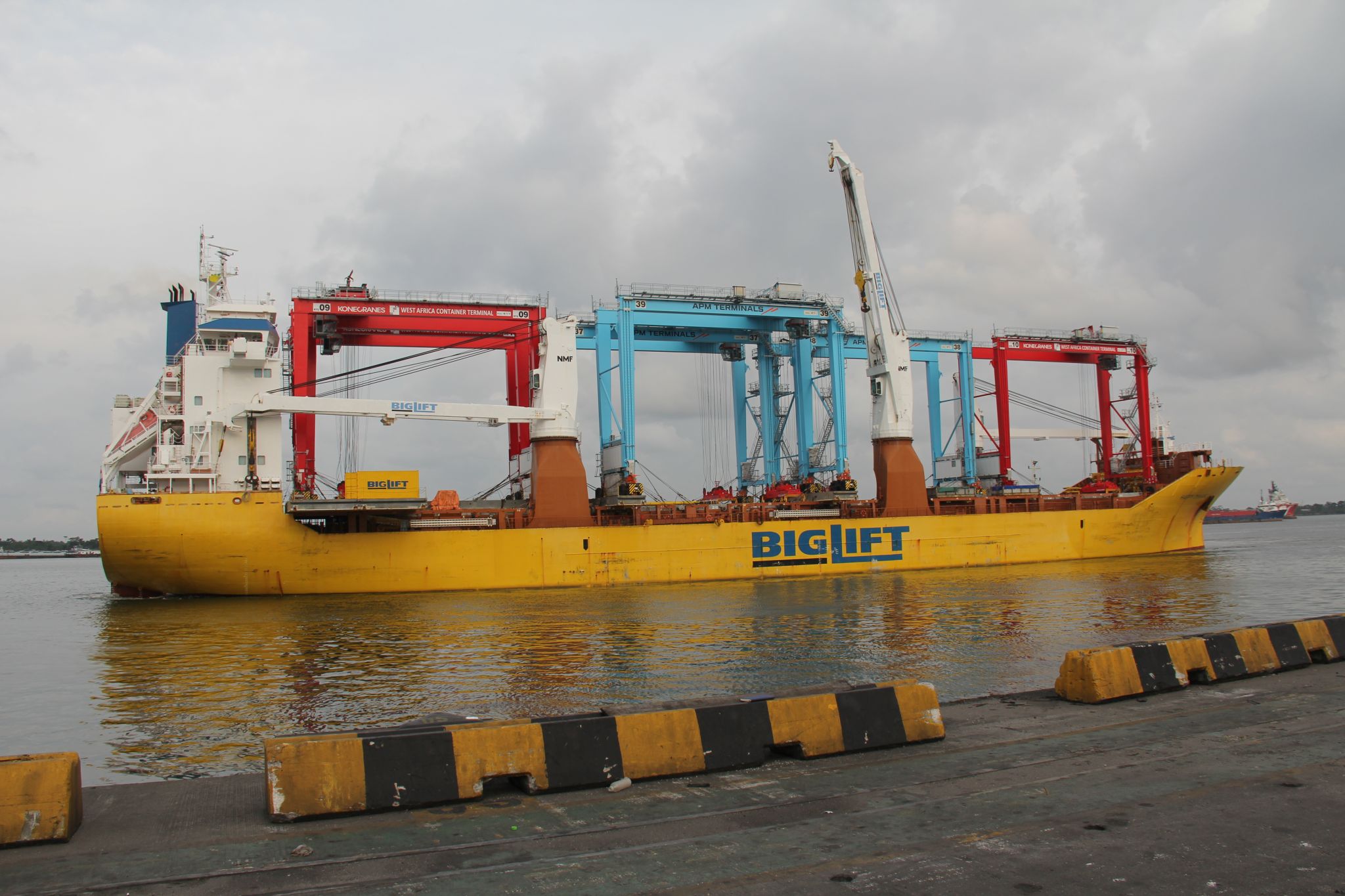 Nigeria: West Africa Container Terminal (WACT), Onne receives six new rubber-tyred gantry cranes (RTG)