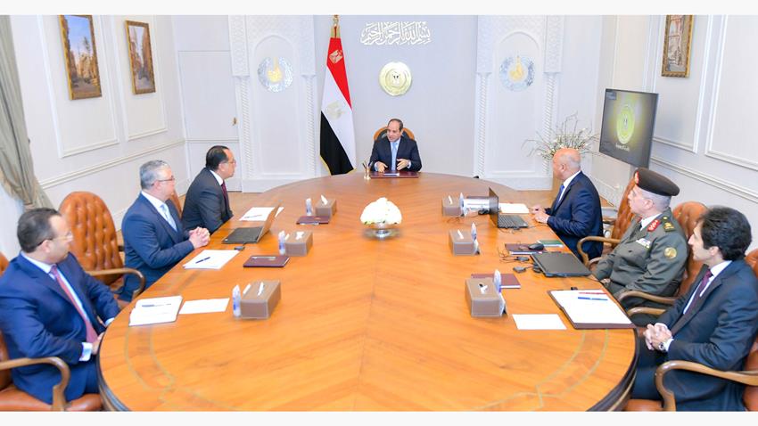 Egypt : President El-Sisi Meets the PM, the Minister of Transport and the Chairman of the SCZONE