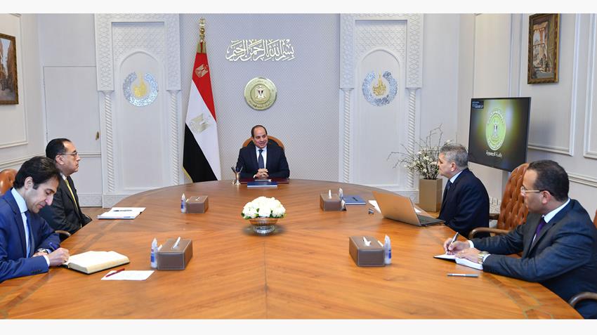 Egypt : President El-Sisi Follows-up on the Activities of the Suez Canal Authority