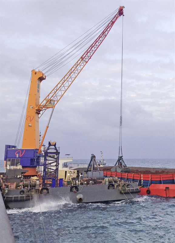 Guinea’s Winning Logistics bolsters its bauxite handling fleet with two more Konecranes barge cranes