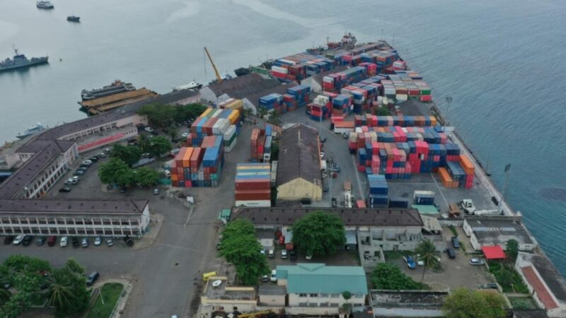 AGL signs the contract for the management of the port of São Tomé