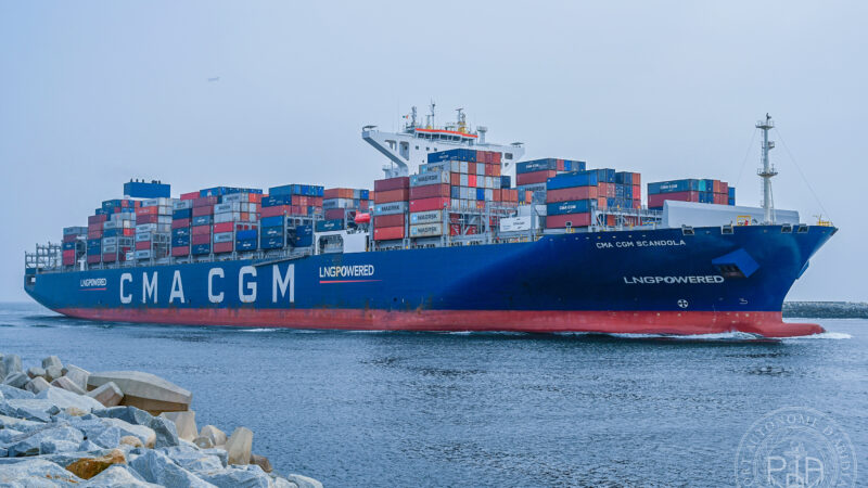 The Port of Abidjan welcomes the CMA CGM ‘Scandola’, a container ship powered by liquefied natural gas