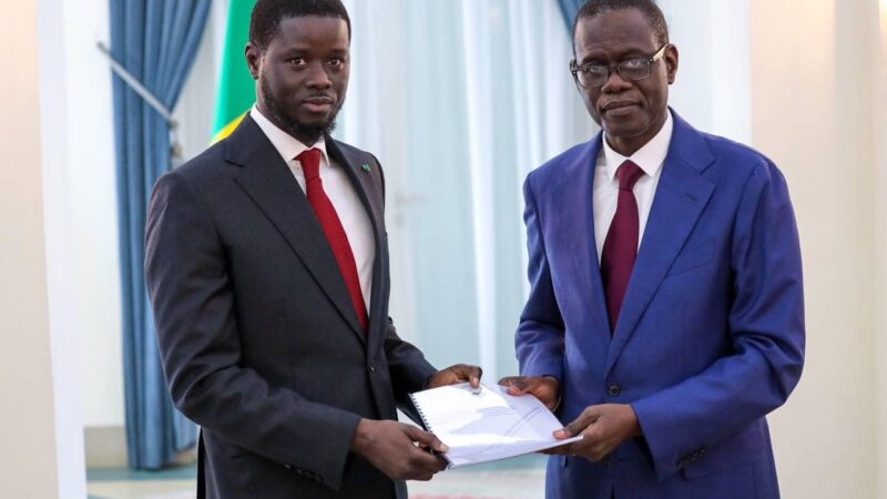 Senegal: President Faye receives the report of the ad hoc committee in charge of controlling the titles and occupations of the Public Maritime Domain