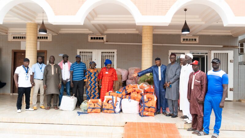 Gambia Maritime Administration donates 500 life jackets to national fishermen association