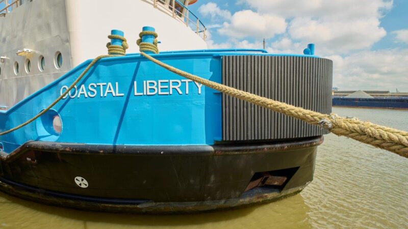 On the way to an emission-free future: OSV Coastal Liberty operates on green hydrogen in the German Wadden Sea