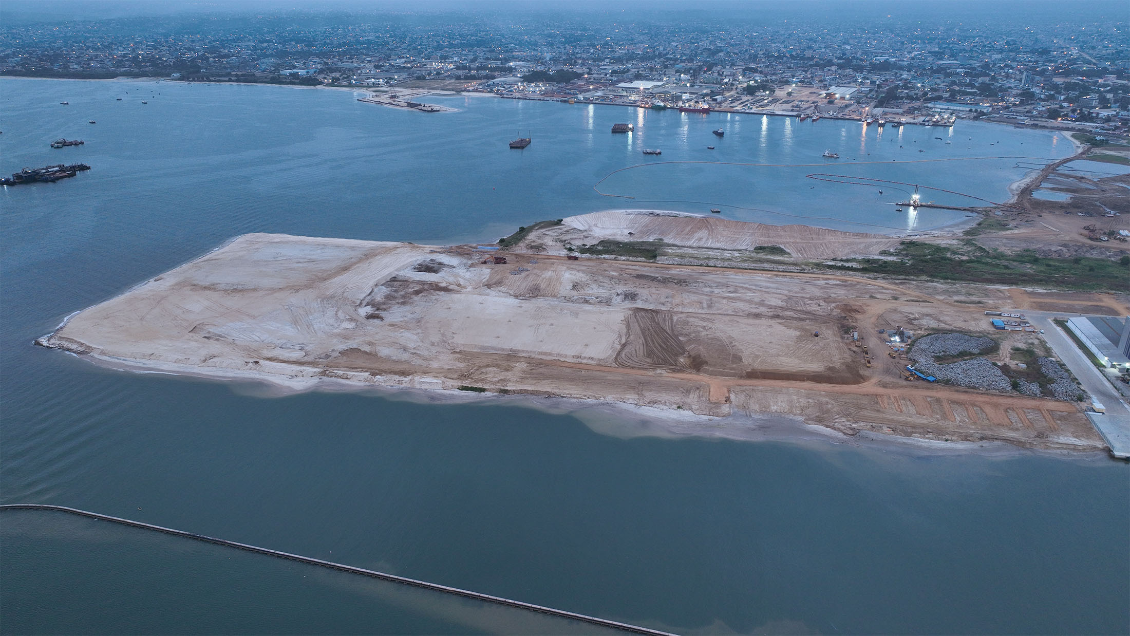 East Mole: Congo Terminal announces the end of backfill work ...