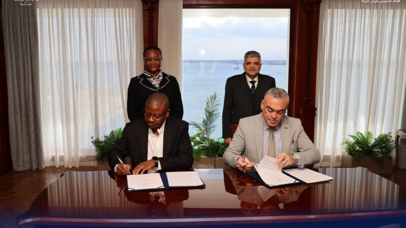 Adm. Rabiee witnesses the signing of an MoU with the Namibian Ports Authority for cooperation in the fields of port development and training