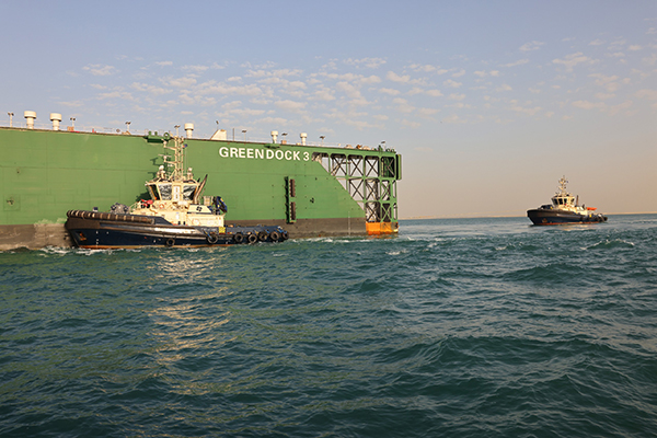 Adm. Rabiee announces the successful towed transit of the floating dock GREEN DOCK 3 Towed by 5 tugboats amongst vessels of the southern convoy after safe navigation in the Red Sea