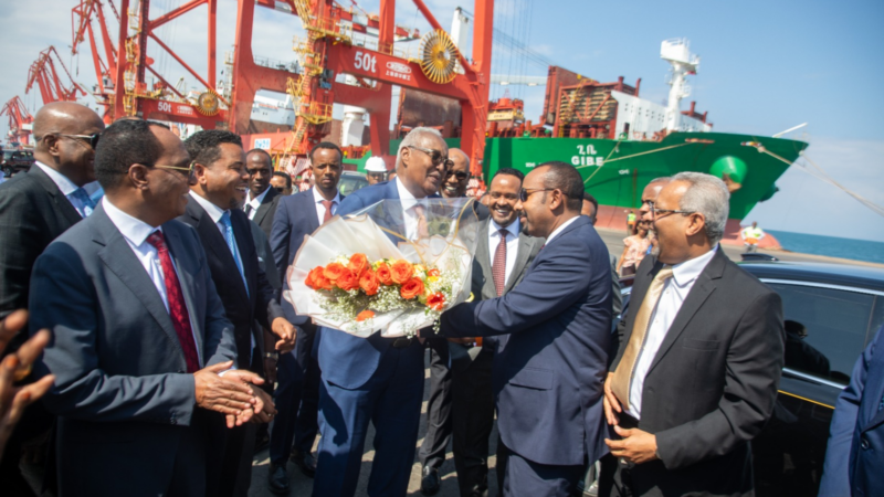 Ethiopian Prime Minister Visits the world-class facilities of Djibouti Ports and Free Zones Authority