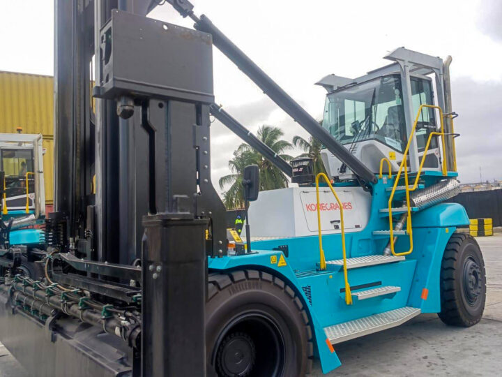 Togo container terminal expands its Konecranes fleet with nine lift trucks