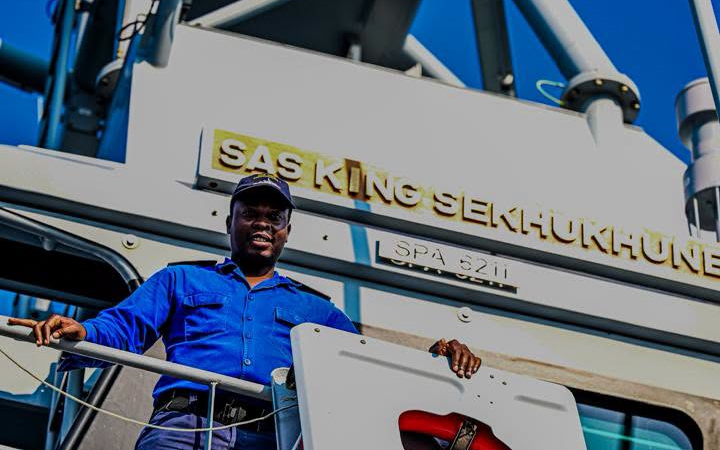 South Africa – SAS KING SEKHUKHUNE arrives in Durban ahead of World Hydrography Day