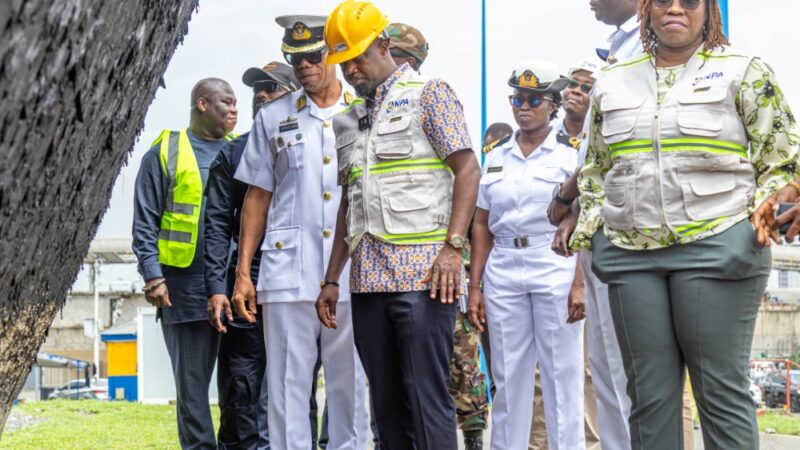 GHANA NAVY AND NPA DESTROY TEN CANOES TO CRACK DOWN ON ILLEGAL BUNKERING