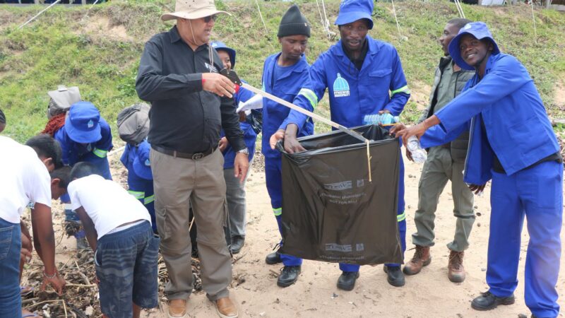 South Africa – Environment department advances clean-up of Durban mangrove site