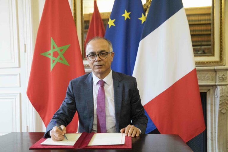Le Maroc, premier pays africain à signer la convention portant création de l’Organisation internationale pour les aides à la navigation maritime (Convention IALA)