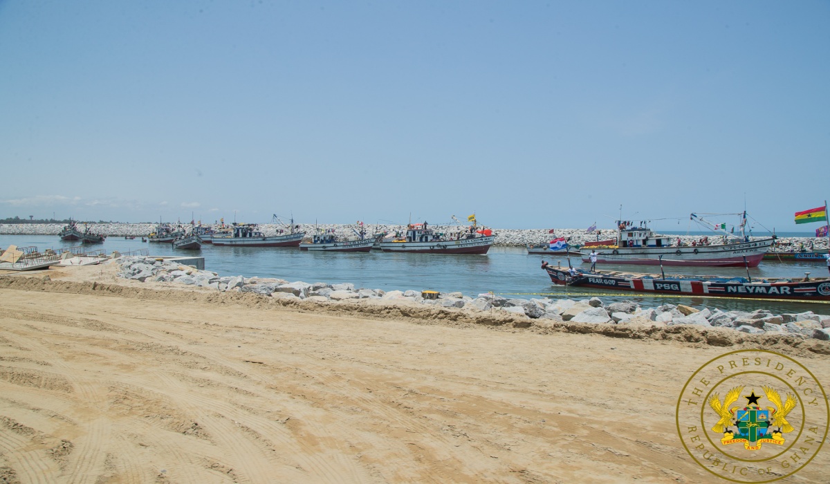 Ghana : Le président Akufo-Addo inspecte le port de pêche d’Elmina, achevé à 91 %