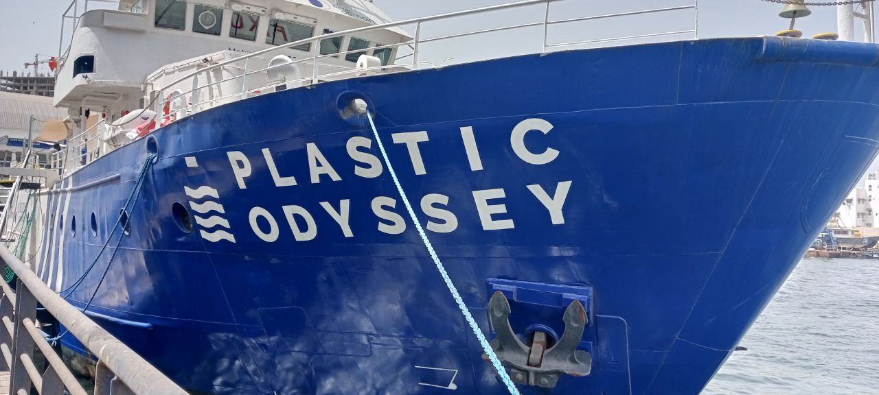 Le navire Plastic Odyssey fait escale à Dakar pour un mois