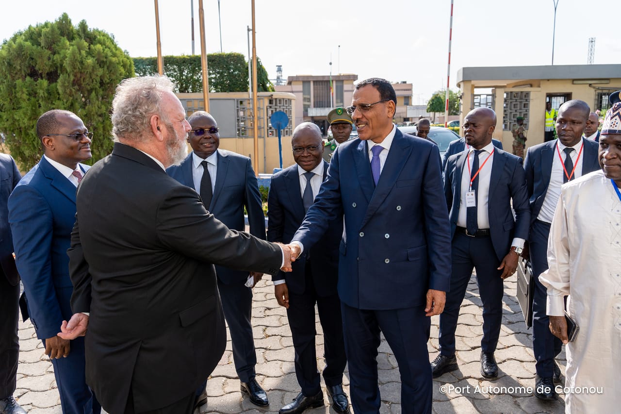 Coopération Bénin-Niger : Mohamed BAZOUM visite les infrastructures portuaires de Cotonou