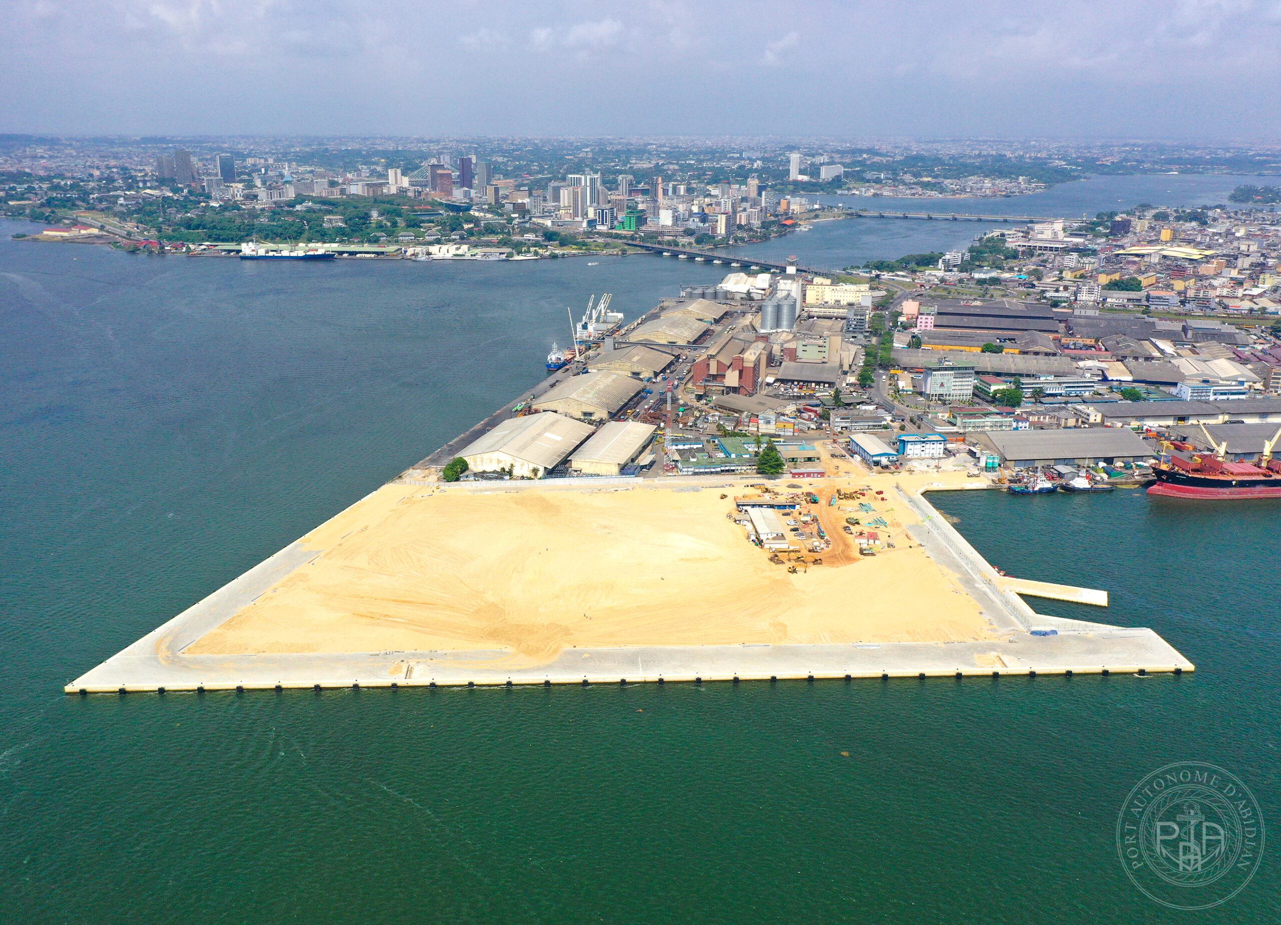Les travaux d’infrastructures du terminal céréalier du port d’Abidjan achevé à 99,5% : la mise en service pour le 15 mars prochain