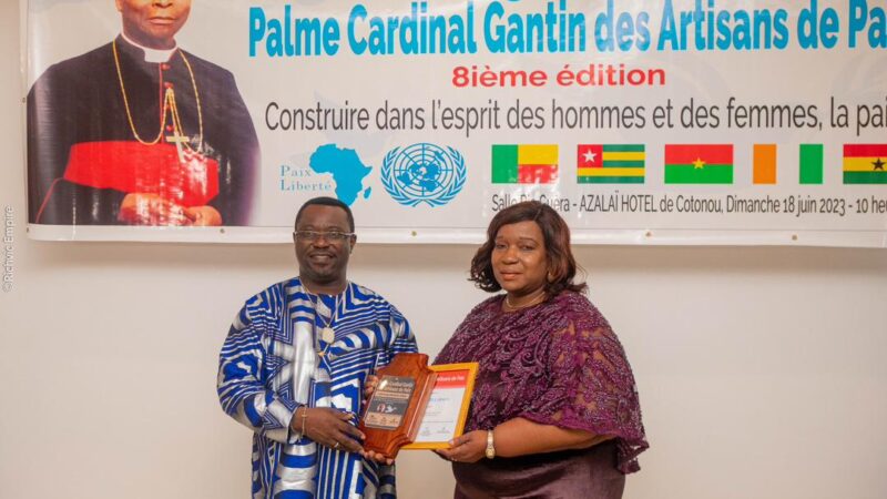La présidente continentale du WIMAFRICA, Mme Akuélé Yevona ADANLETE LAWSON, honorée pour son engagement en faveur de la paix, de l’épanouissement et du développement en Afrique