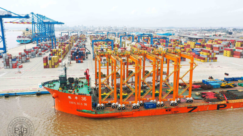 Côte d’Ivoire : Renforcement des capacités du deuxième terminal à conteneur (TC2) du Port d’Abidjan avec la réception de nouveaux équipements de manutention