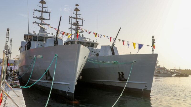 Le Président Macky SALL baptise le tout nouveau Patrouilleur de haute mer NIANI au cours de la cérémonie de célébration du 49ème anniversaire de la Marine nationale sénégalaise