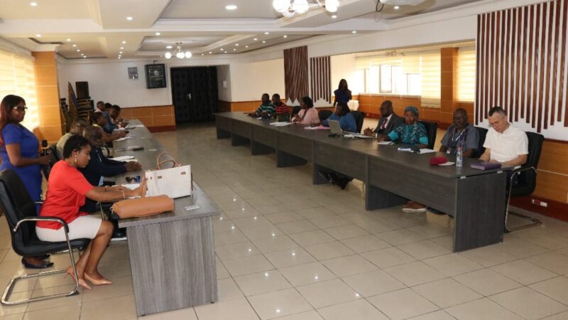 Le Conseil National des Chargeurs du Cameroun tient une réunion en vue de trouver des solutions aux problèmes des chargeurs et commissionnaires en douane agréées au Cameroun