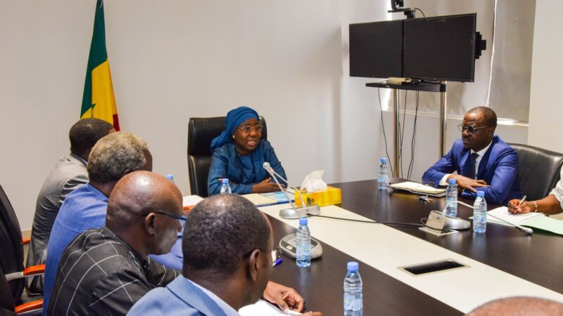 Sénégal – Le Ministre des Pêches, des Infrastructures Maritimes et Portuaires demande aux Directeurs et Chefs de Service d’être proches des acteurs du secteur