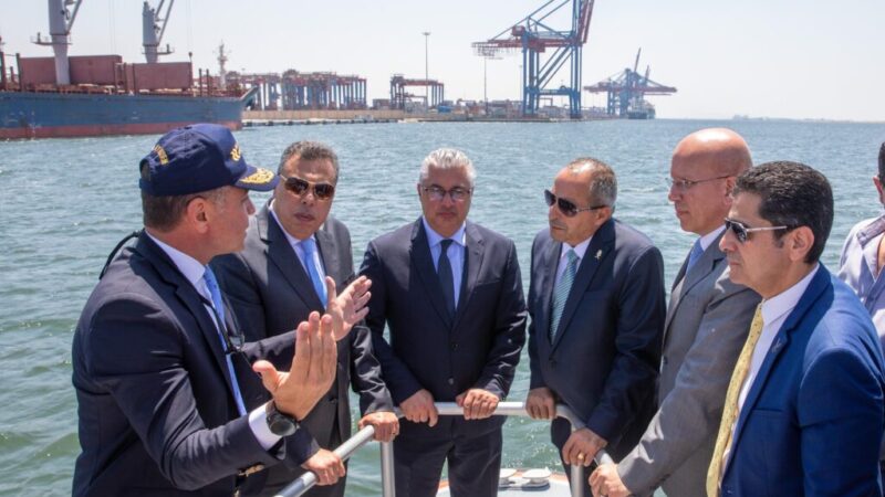 Le président de SCZONE a rencontré des représentants d’APMT et de SCCT pour discuter de la construction du terminal à conteneurs (2) à East Port-Said Port