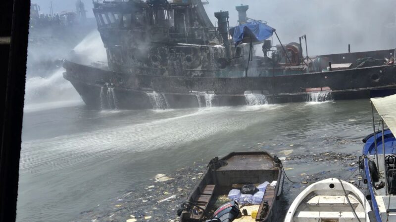 Incendie à l’ancien Port de Pêche de Lomé : trois blessés et trois caboteurs hors  d’état de service