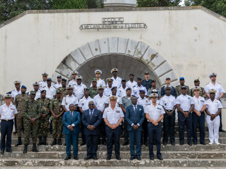 Stage SIREN 24 à bord du PHA Dixmude en opération Corymbe