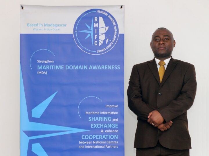 Union des Comores : le Capitaine Said Lavani nommé Directeur adjoint du Centre Régional de Fusion d’Information Maritime (CRFIM)