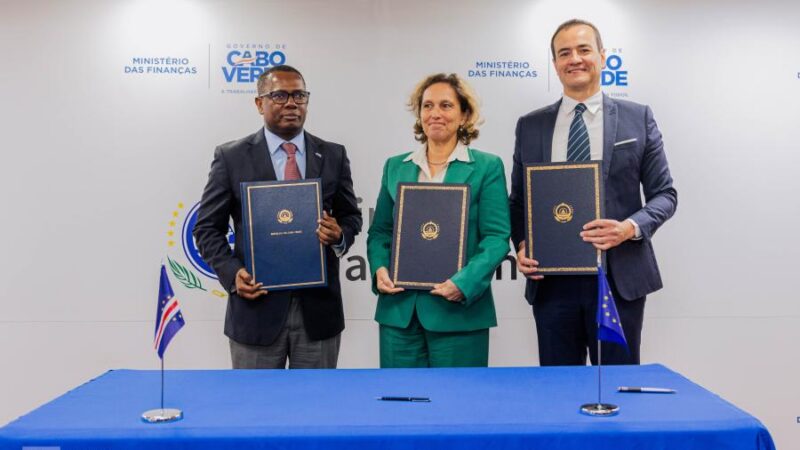 BEI Monde signe une subvention de l’UE de 34 millions d’euros pour soutenir des ports durables à Cabo Verde dans le cadre de l’initiative « Global Gateway »