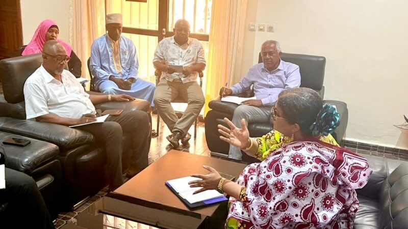 Port de Moroni : le navire Hayun 005 toujours chaviré, les autorités envisagent une expertise spécialisée