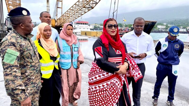 Accostage sécurisé du LCT Koursseny au port de Moroni : aucune perte humaine à déplorer