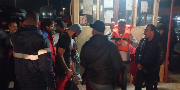 L’Amiral Rabie :« Succès des efforts de sauvetage maritime pour secourir l’équipage du navire cargo“FENER”, après l&rsquo;aggravation de sa gîte ce qui risque son naufrage. »