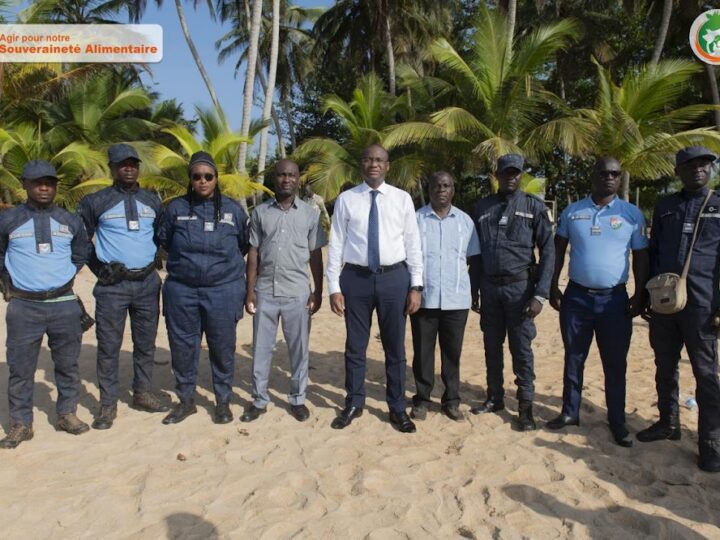 Côte d&rsquo;Ivoire – Le Ministre Sidi Tiémoko Touré visite l’écloserie de tortues marines de Roc, de Grand-Béréby