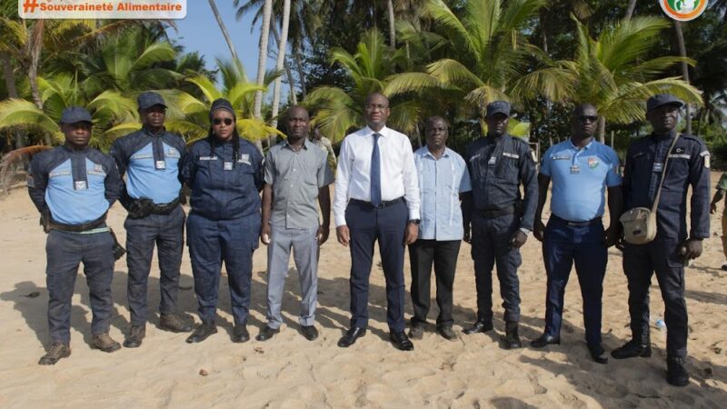 Côte d&rsquo;Ivoire – Le Ministre Sidi Tiémoko Touré visite l’écloserie de tortues marines de Roc, de Grand-Béréby