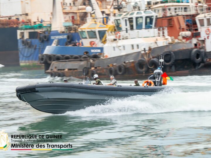 Guinée – Lutte contre la criminalité maritime : le Ministère des Transports réceptionne deux vedettes rapides de 9 mètres à coque rigide