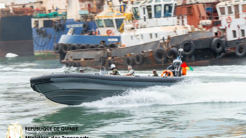 Guinée – Lutte contre la criminalité maritime : le Ministère des Transports réceptionne deux vedettes rapides de 9 mètres à coque rigide