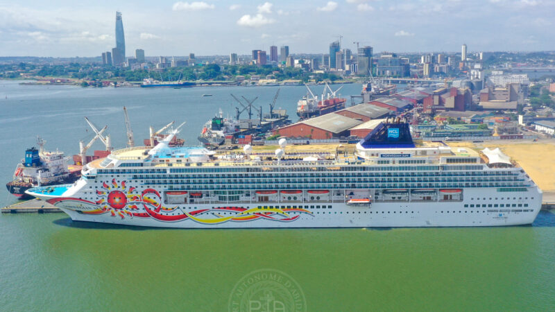 CÔTE D’IVOIRE – CROISIÈRE INTERNATIONALE : LE PORT D’ABIDJAN CONFIRME SON ATTRACTIVITÉ AVEC L’ESCALE DU NORWEGIAN SUN