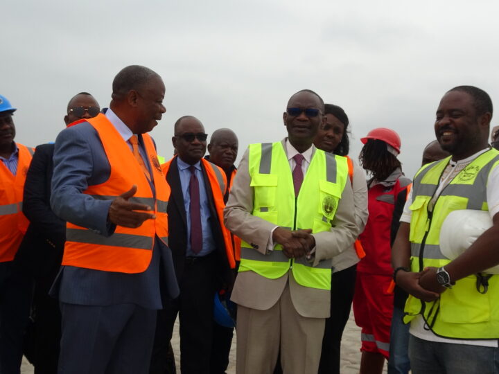 Congo – Modernisation portuaire : Le ministre Honoré Sayi constate le taux d&rsquo;exécution de 90% du nouveau port de pêche industrielle de Pointe-Noire