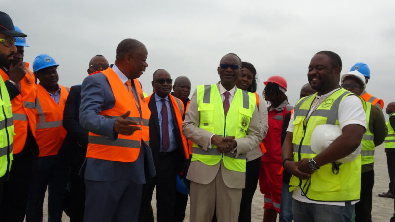 Congo – Modernisation portuaire : Le ministre Honoré Sayi constate le taux d&rsquo;exécution de 90% du nouveau port de pêche industrielle de Pointe-Noire