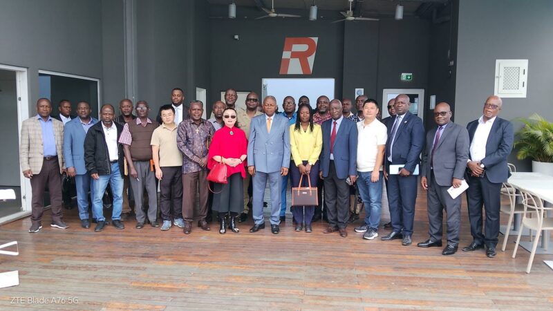 CONGO – PÊCHE ARTISANALE ET INDUSTRIELLE À POINTE-NOIRE : HONORÉ SAYI RENFORCE L’ÉCOUTE DE TERRAIN ET RÉAFFIRME LES EXIGENCES D’UNE GESTION DURABLE