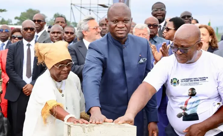 Le Président Gabonais lance les travaux du Port en eau profonde de Kobe Kobe