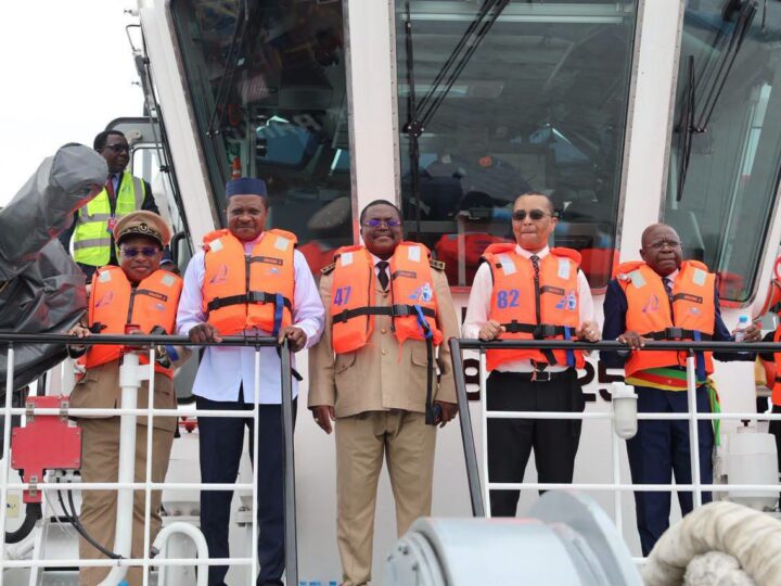 Cameroun – Collision entre les navires MV SEA HONOR et le MV BLACK RHINO: le MINT en visite de travail à Douala