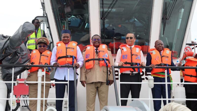 Cameroun – Collision entre les navires MV SEA HONOR et le MV BLACK RHINO: le MINT en visite de travail à Douala
