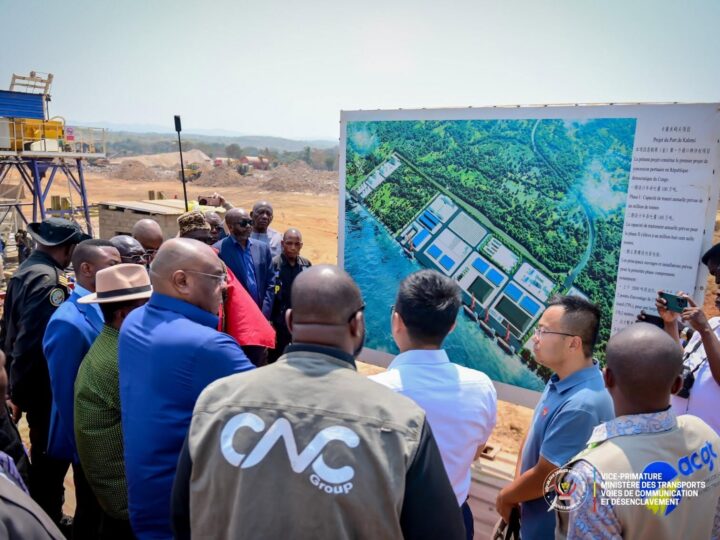 RDC : Jean-Pierre Bemba inspecte les travaux du nouveau port industriel de Kalemie