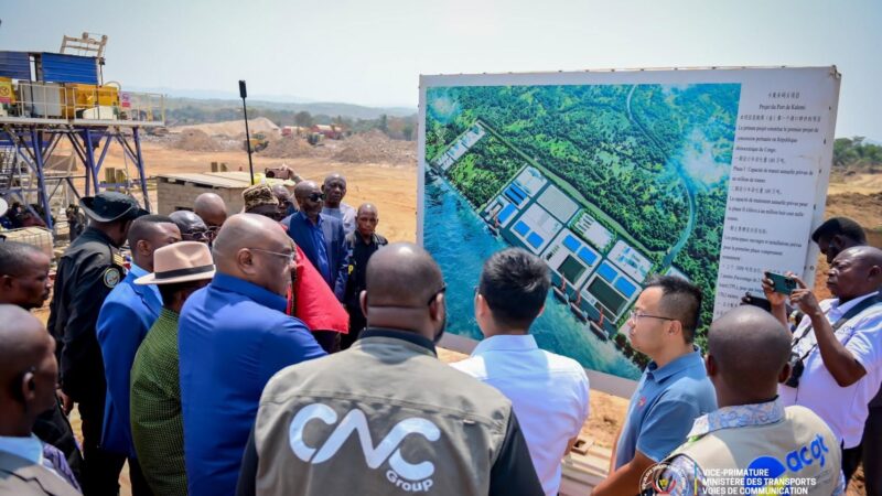 RDC : Jean-Pierre Bemba inspecte les travaux du nouveau port industriel de Kalemie