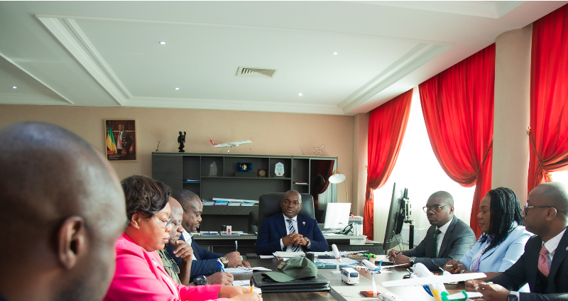 Gabon – Secteur maritime : Le Ministre d’État Ulrich Manfoumbi Manfoumbi accélère la modernisation du cadre institutionnel
