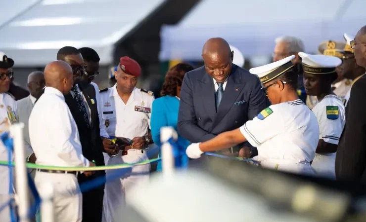 Gabon – Souveraineté et modernisation navale : le Chef de l’État baptise le nouveau patrouilleur « Paul Bivigou Nziengui »